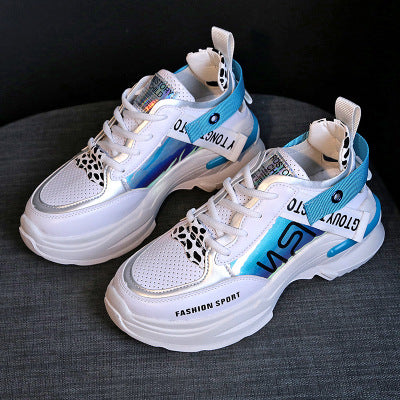 Old shoes, white shoes, women